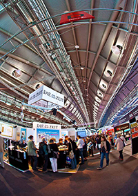 Messehalle und Stände auf der Frankfurter Buchmesse